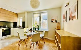 Eastside Warsaw Apartment